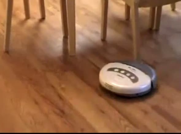 video-robot-roomba-limpiando