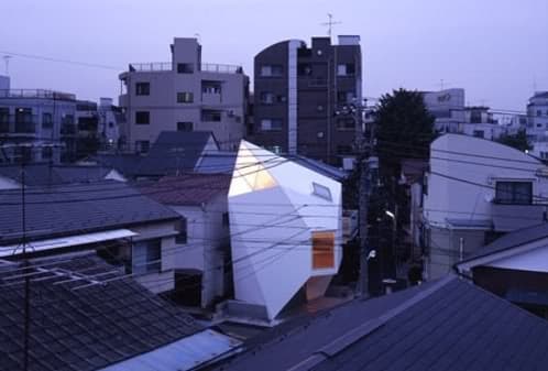 vista urbana de la mini casa japonesa