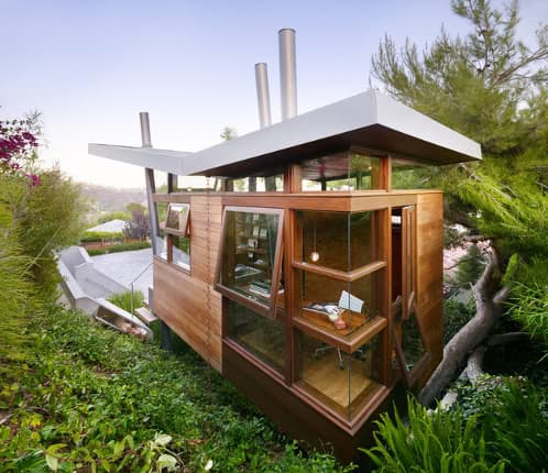 exterior casa-arbol-en el jardín de una vivienda