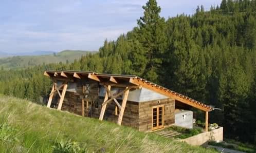 cabaña de madera en las montañas de Washington