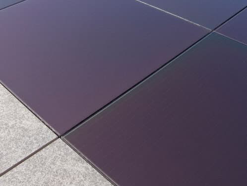 detalle-baldosa-fotovoltaica-porcelanosa