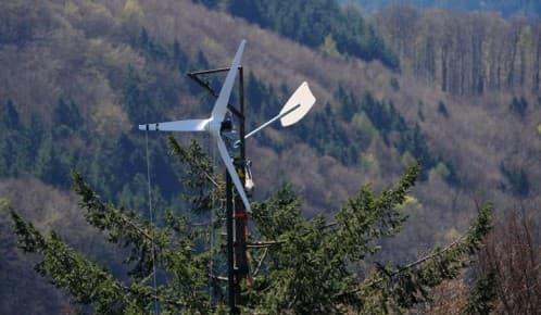 aerogenerador-domestico-en-arbol