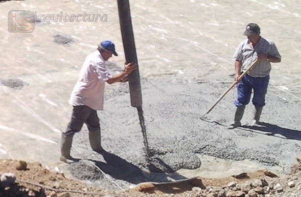 vertido-hormigon-en-cimentacion