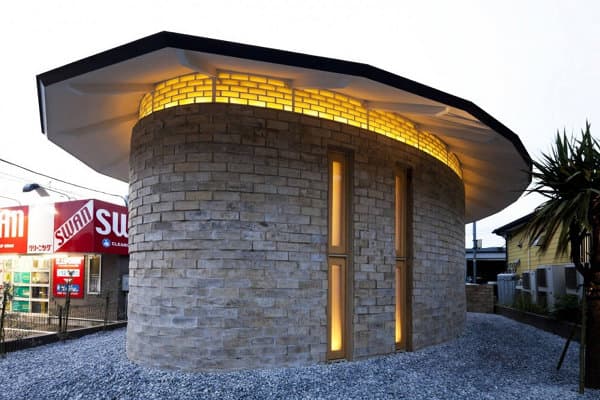 exterior-casa-Earth-Bricks-Atelier-Tekuto