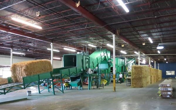 fabricación de tablero CAF a partir de paja y residuos agrícolas comprimidos