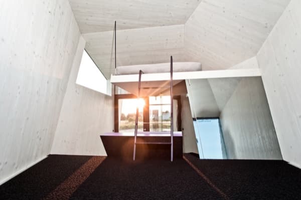 interior-Hypercubus-habitacion-hoter-prefabricada