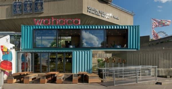 restaurante-Wahaca-hecho-con-contenedores-maritimos