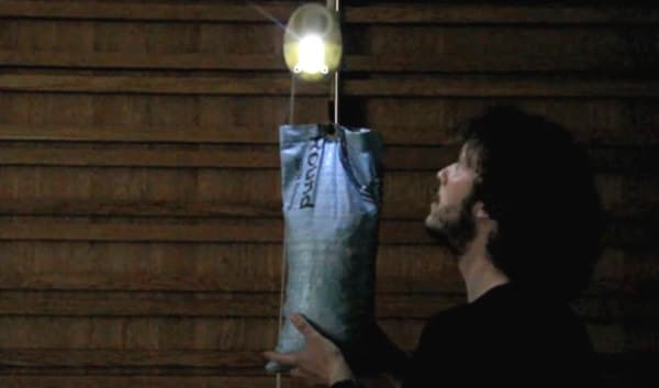 GravityLight-lampara-por-gravedad