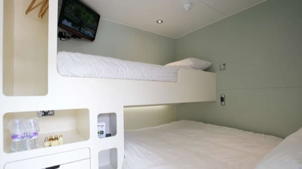 interior-Snoozebox-hotel-portatil-contenedores