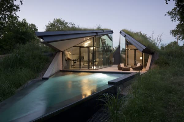 Edgeland-House-exterior-piscina