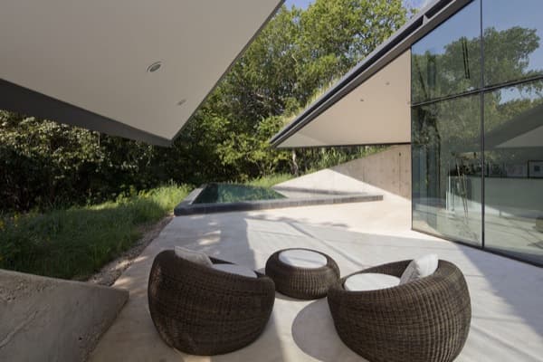 Edgeland-House-terraza-piscina