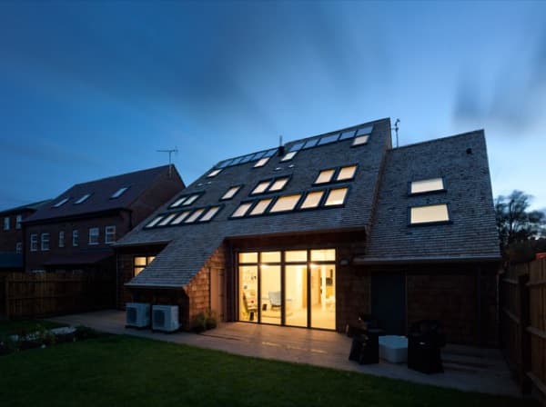 exterior-noche-CarbonLight Homes