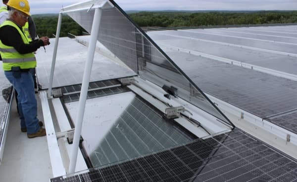 detalle-Lucernario-fotovoltaico-Onyx-Solar