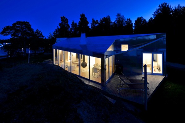 cabaña-aluminio-Noruega-exterior-noche