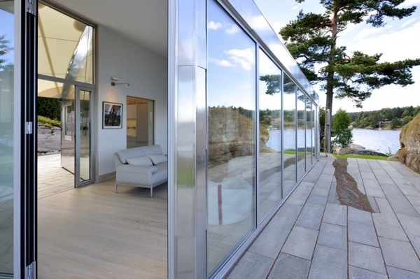 cabaña-aluminio-Noruega-fachada-vidrio