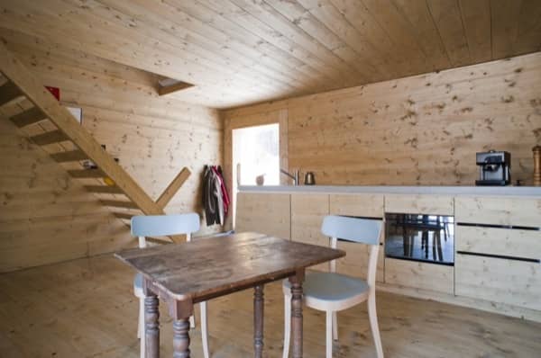 interior-planta-baja-Windig-casa-minima-madera