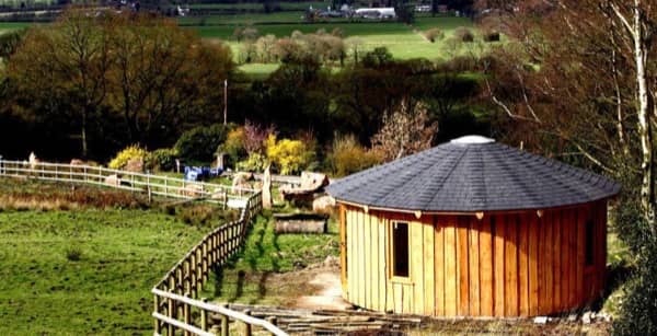 casetas-Rotunda-Living-tejas-material-reciclado