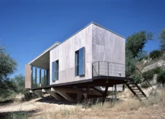 exterior Casa Noto abierta