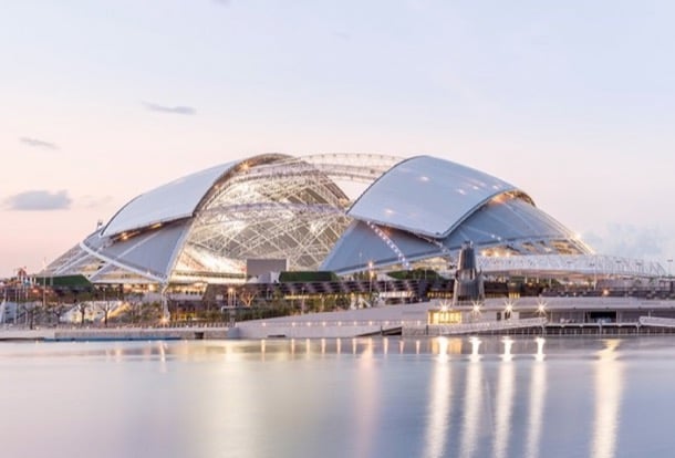 estadio nacional Singapur con cubierta retráctil