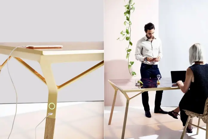 Current Table: mesa con celdas Graetzel para recargar dispositivos