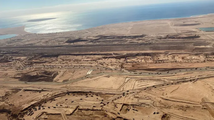 foto aerea movimiento tierras Neom